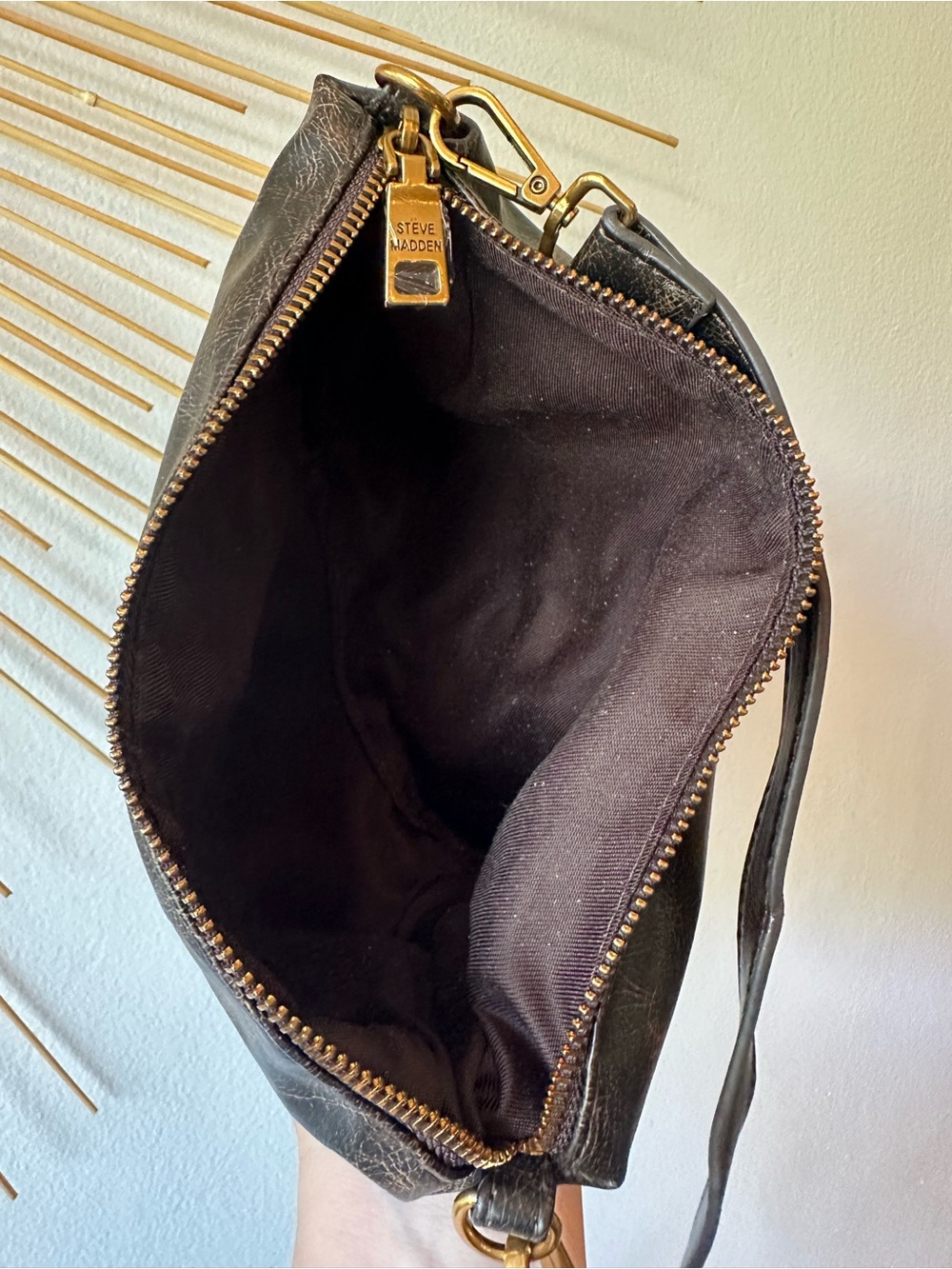 Steve Madden Faux Leather Adjustable Crossbody Bag Distressed Black Brown NWOT - Picture 5 of 5